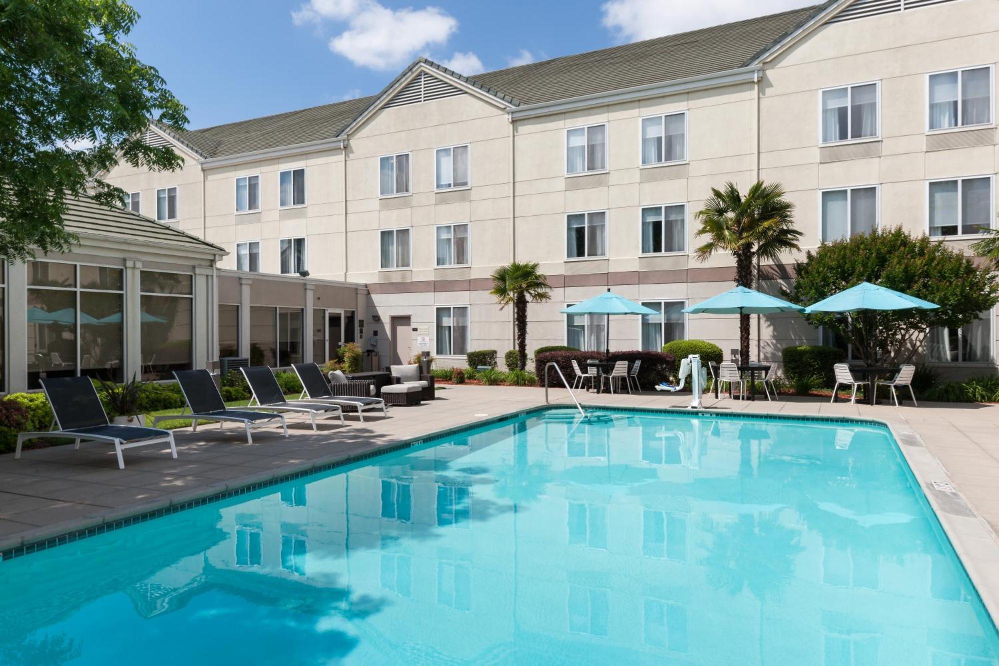 Hilton Garden Inn Sacramento/South Natomas Экстерьер фото